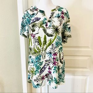 3/$20 Fun print Van Heusen blouse